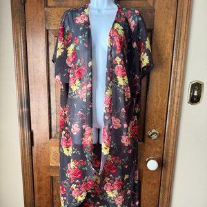 NWT Torrid Gray w/Colorful Flowers Chiffon Kimono Size 1/2 (14-20)